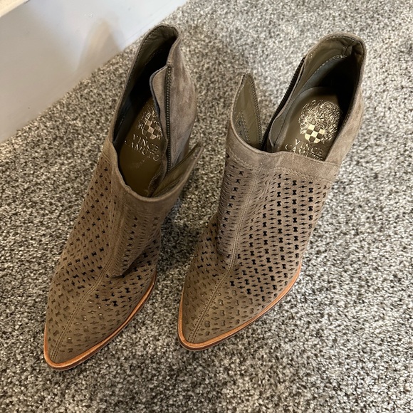 Vince zip up heels, green, thick heel - Picture 1 of 2